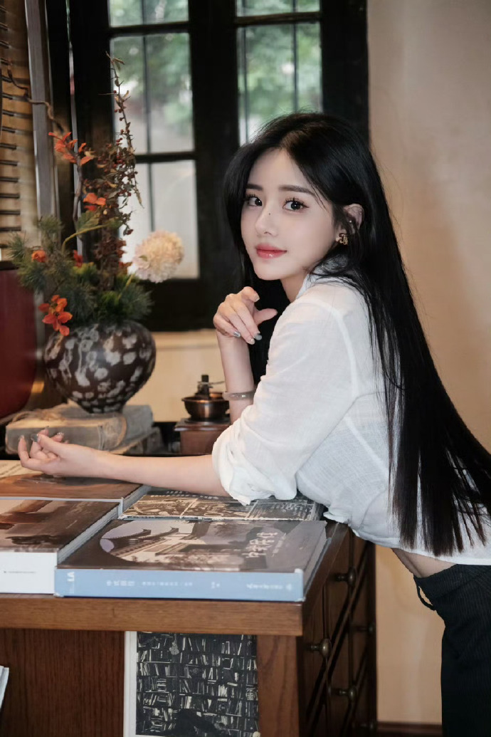 我的天才女友 封面